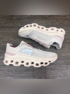 On Running Cloudmonster Women’s shoes